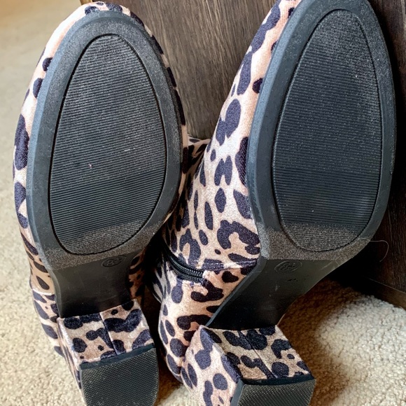 a.n.d. eawy Leopard Booties 8 1/2 - Picture 5 of 5